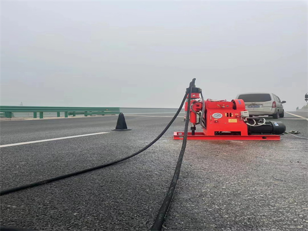 玉林马路路基路面开裂下沉注浆加固灌浆