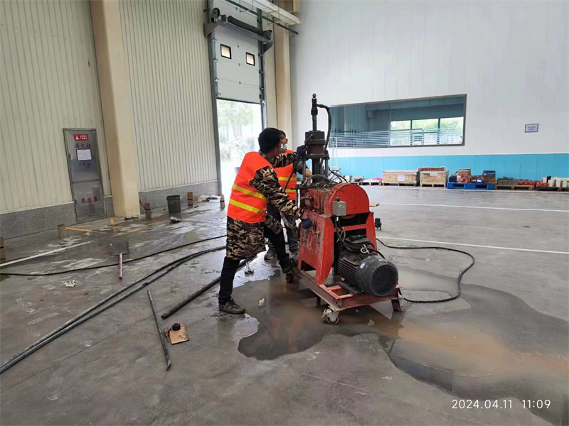 玉林厂房地面下沉塌陷注浆加固施工